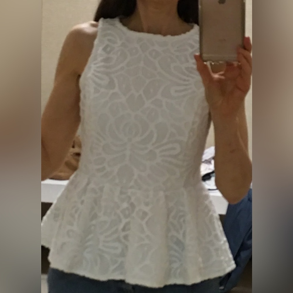 White peplum top size XS (PXS) NWT Lacy sleeveless